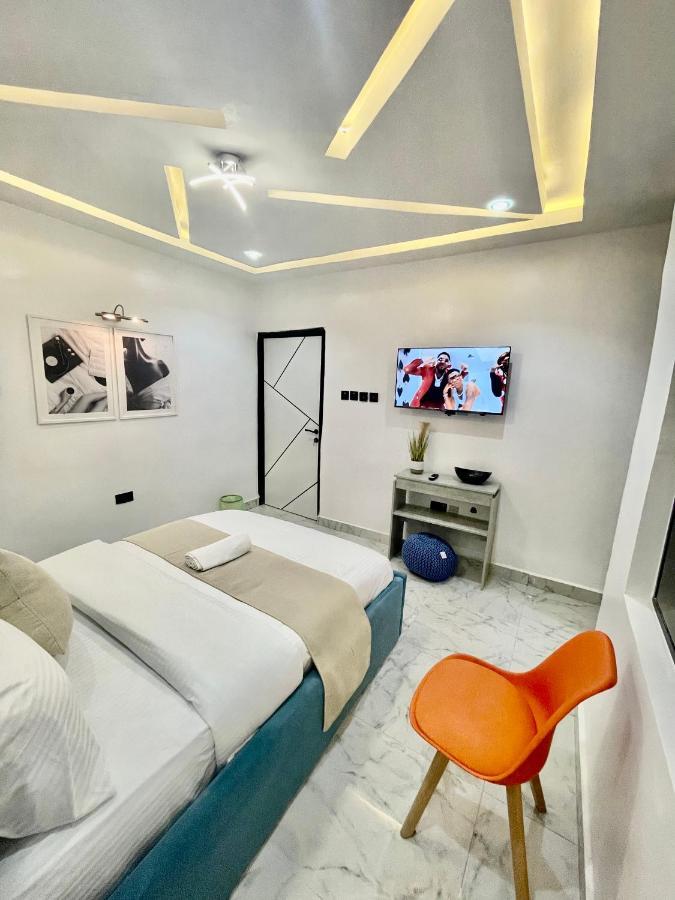 Morak Homes - Smart Luxury 4-Bed With Private Swimming Pool, Ps5, Snooker, Mini Gym In Reserved Secured Estate 阿布贾 外观 照片