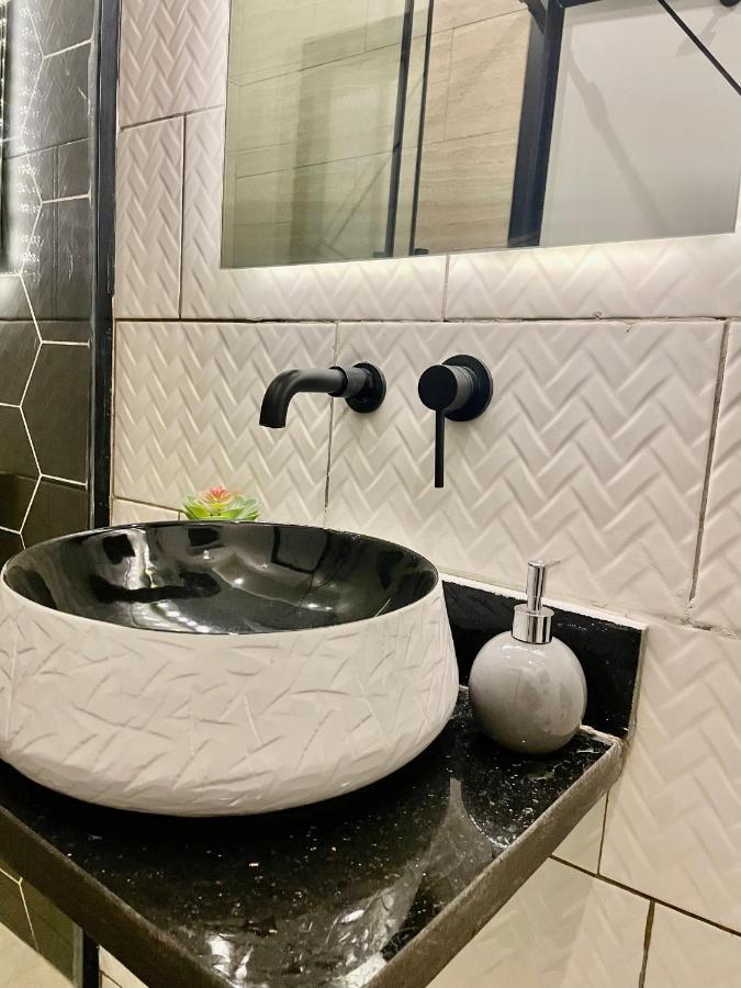 Morak Homes - Smart Luxury 4-Bed With Private Swimming Pool, Ps5, Snooker, Mini Gym In Reserved Secured Estate 阿布贾 外观 照片