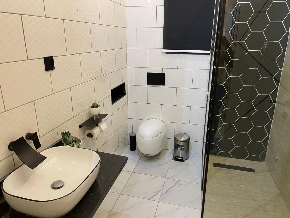 Morak Homes - Smart Luxury 4-Bed With Private Swimming Pool, Ps5, Snooker, Mini Gym In Reserved Secured Estate 阿布贾 外观 照片