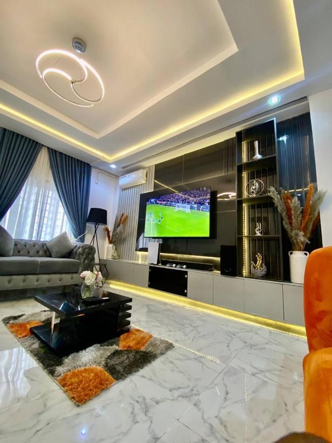 Morak Homes - Smart Luxury 4-Bed With Private Swimming Pool, Ps5, Snooker, Mini Gym In Reserved Secured Estate 阿布贾 外观 照片