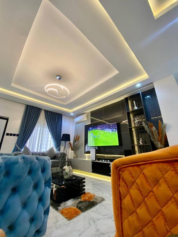 Morak Homes - Smart Luxury 4-Bed With Private Swimming Pool, Ps5, Snooker, Mini Gym In Reserved Secured Estate 阿布贾 外观 照片